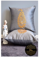 Load image into Gallery viewer, Paisley Shadow