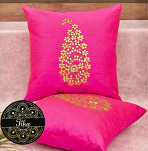 Load image into Gallery viewer, Paisley Fuchsia